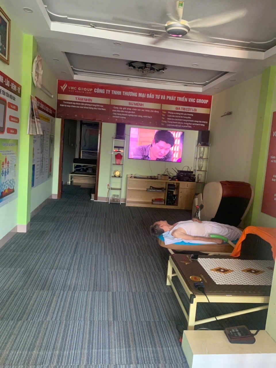 Cho thuê nhà ngõ ô tô Nguyễn Hoàng Tôn, 5 tầng x 100m2, 4 ngủ, 3 vệ sinh, 15 Triệu - Ảnh 1